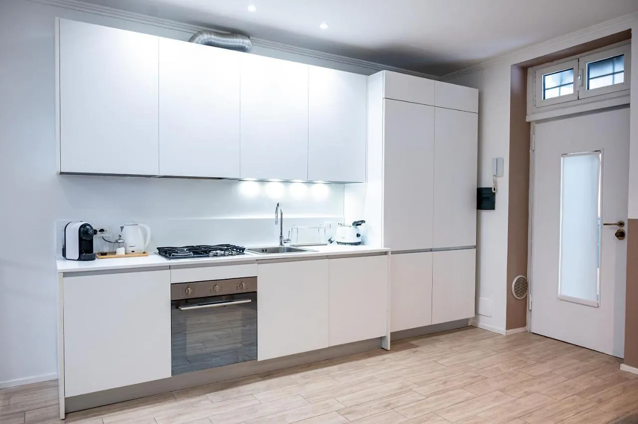 Apartment Ferienwohnung Bilocale Zona Arena Mailand